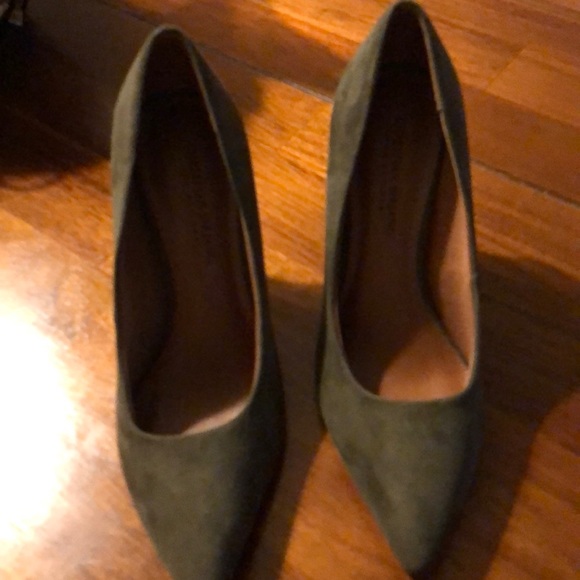 Green pumps - Picture 1 of 2